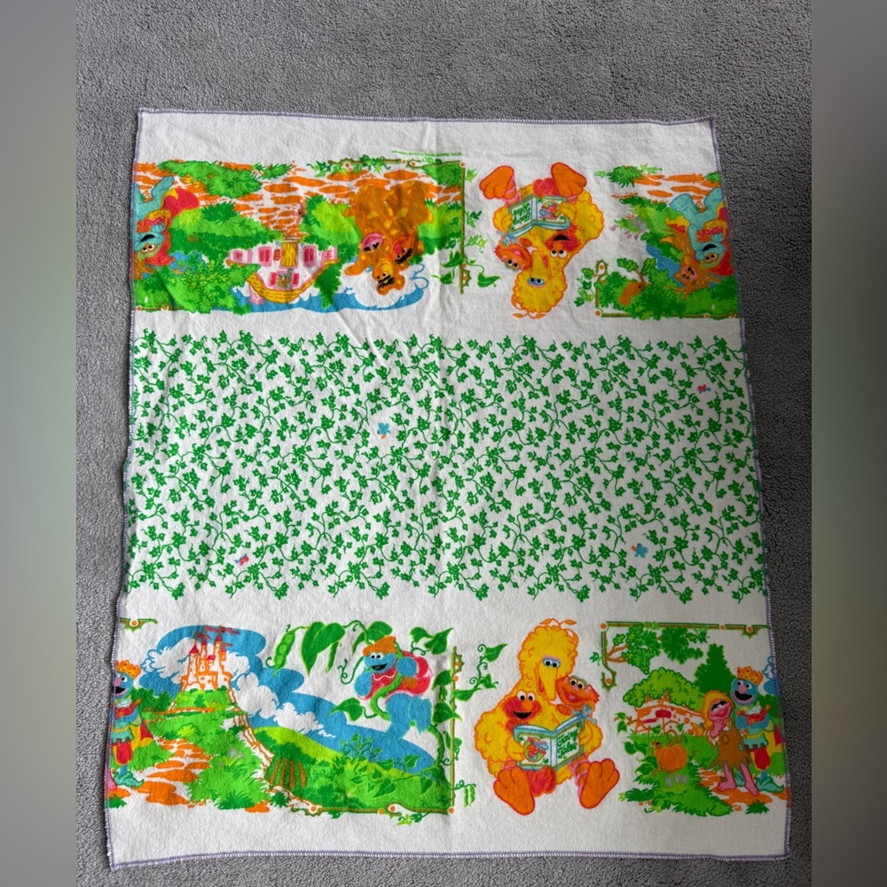 Vintage flannel Sesame Street baby  blanket💜